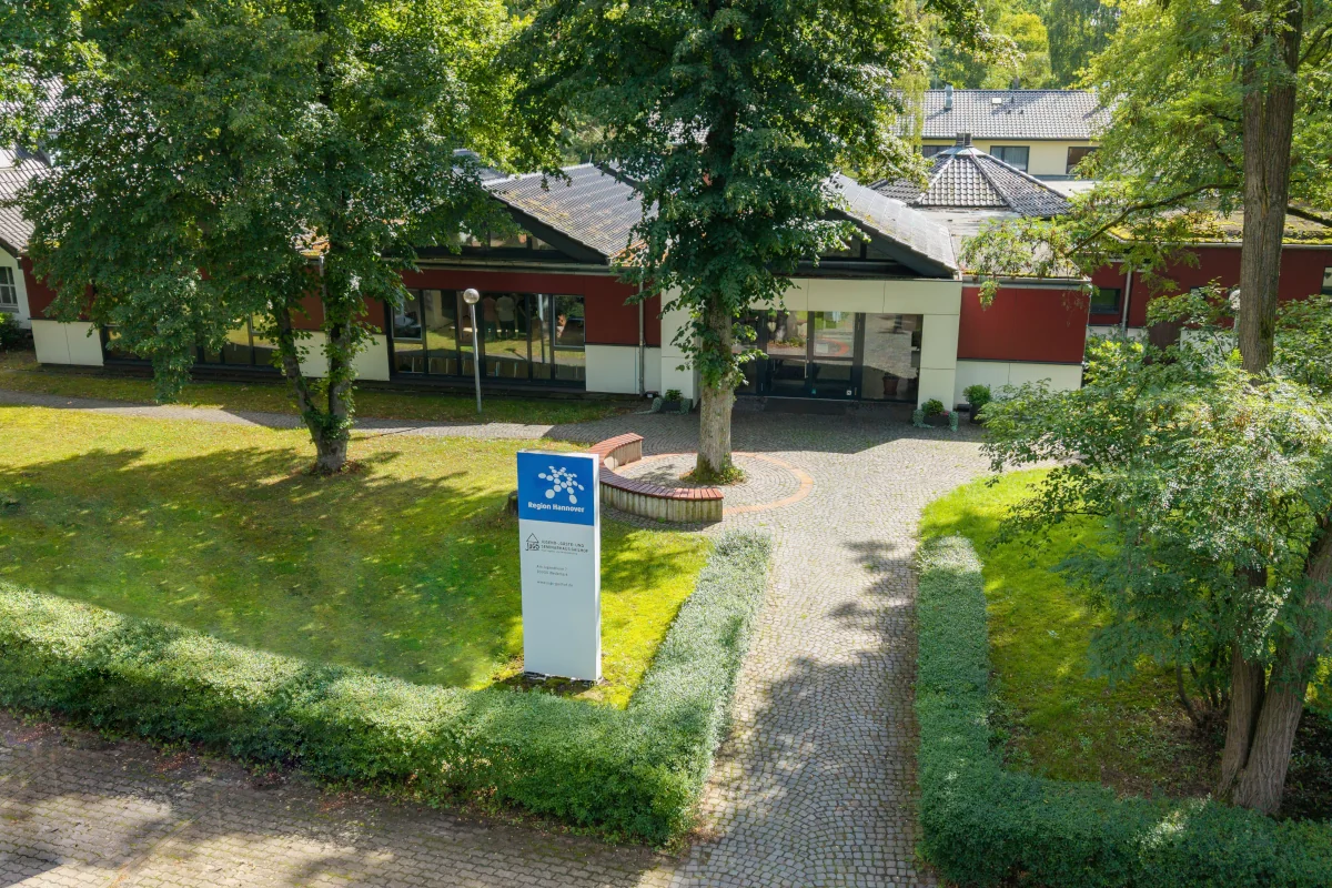 Eingang JUGS Gailhof